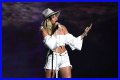 Miley Cyrus Cries While Singing ‘Malibu’ at Billboard Music Awards 2017